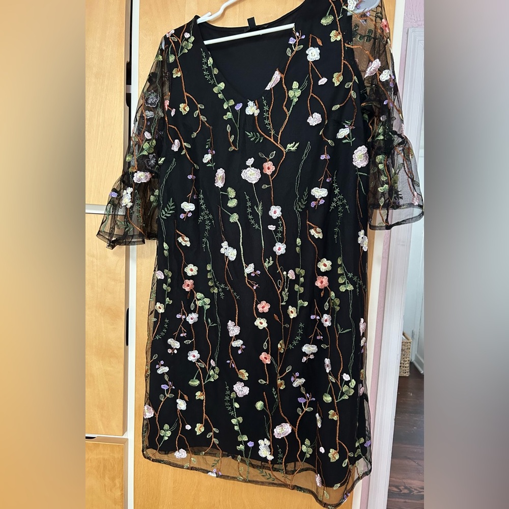 Spense Black Bell Sleeve V-Neck Mini Dress